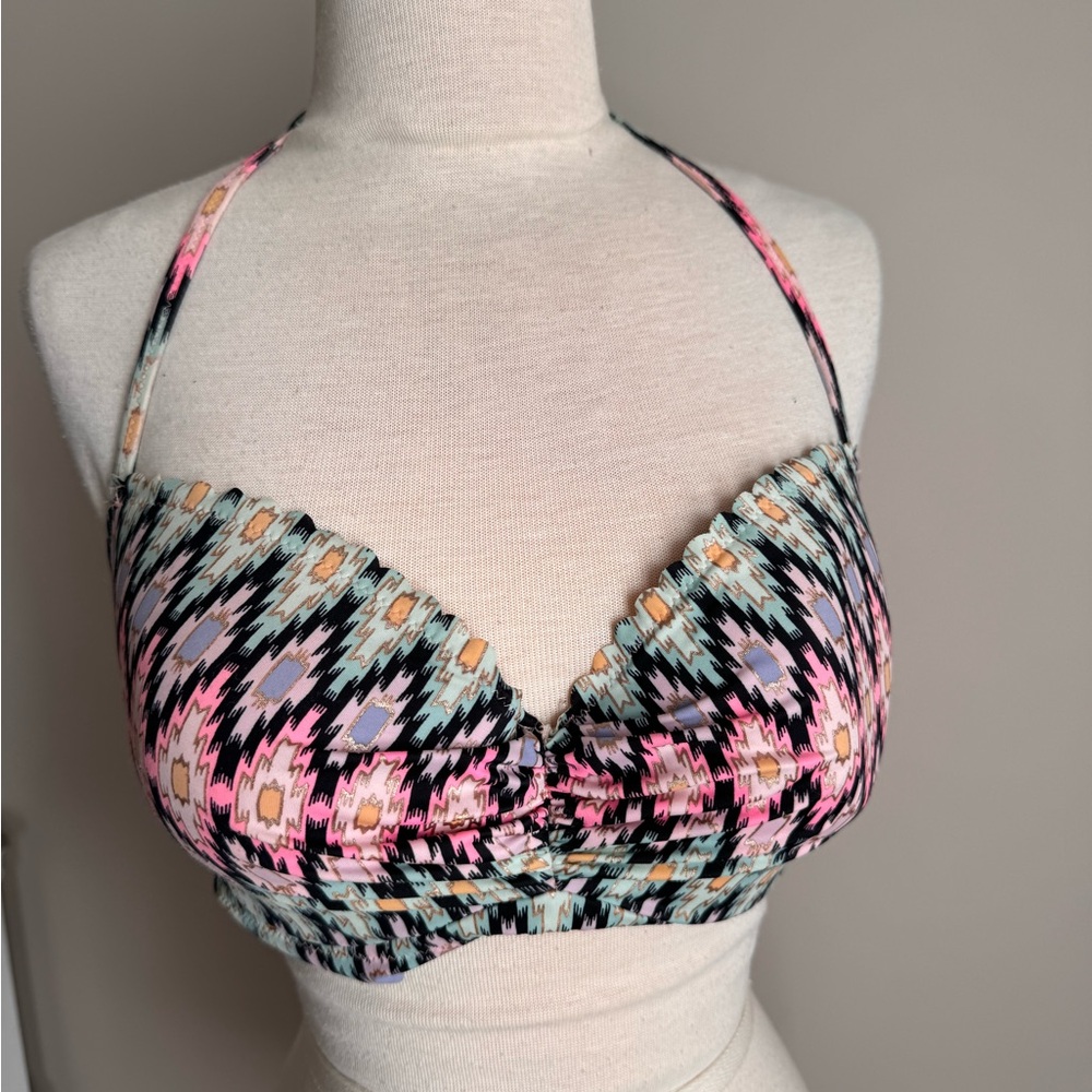 Victoria's Secret halter Bikini Top ikat foil print size 36 D